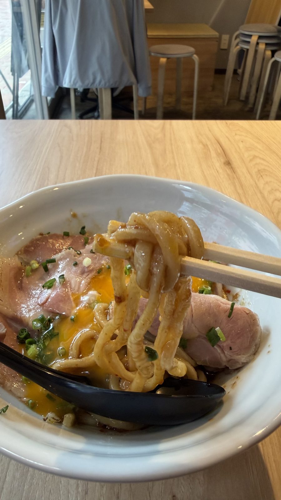 酒と肴 弦の炙りチャーシュー混ぜそば
