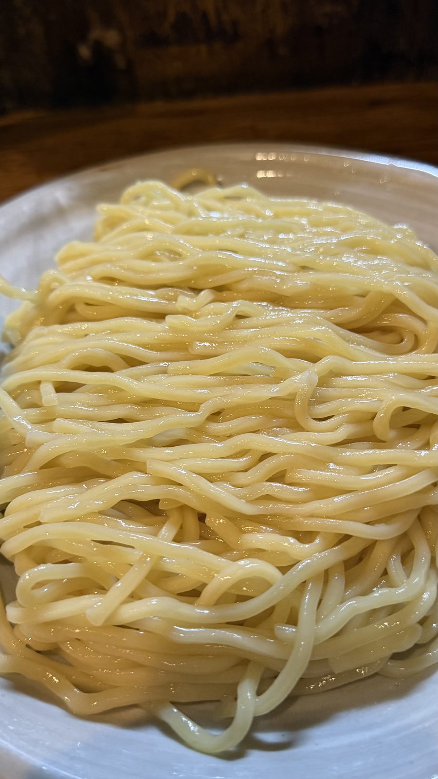 風雲児 新宿本店のつけ麺と店構え